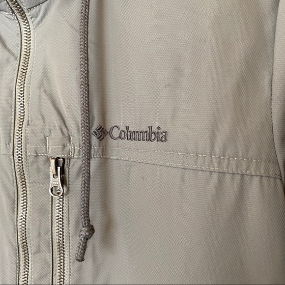 Columbia Wind Breaker - Picture 3 of 6